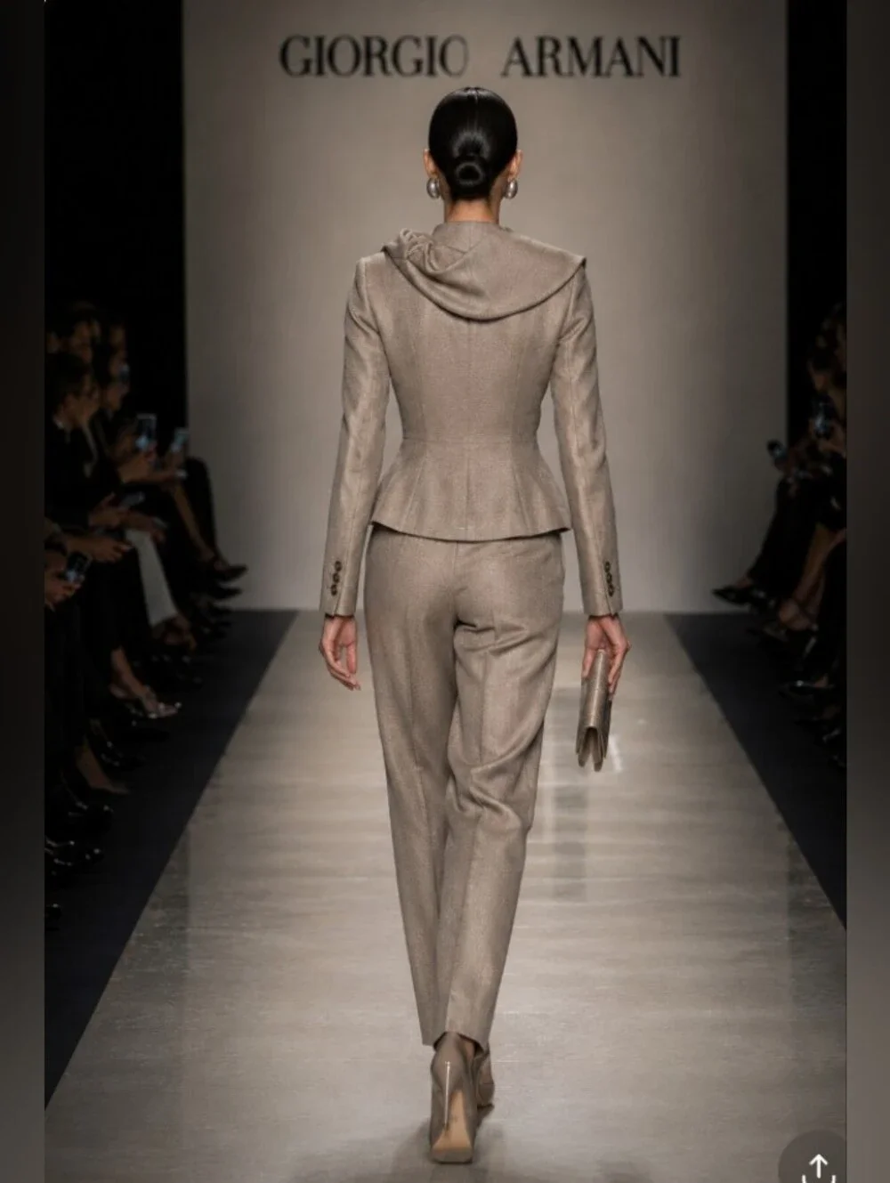 GIORGIO ARMANI 46 12 PEPLUM TAN SILK WAFFLE COUTURE RUNWAY TIMELESS  PANTS SUIT - Picture 13 of 14